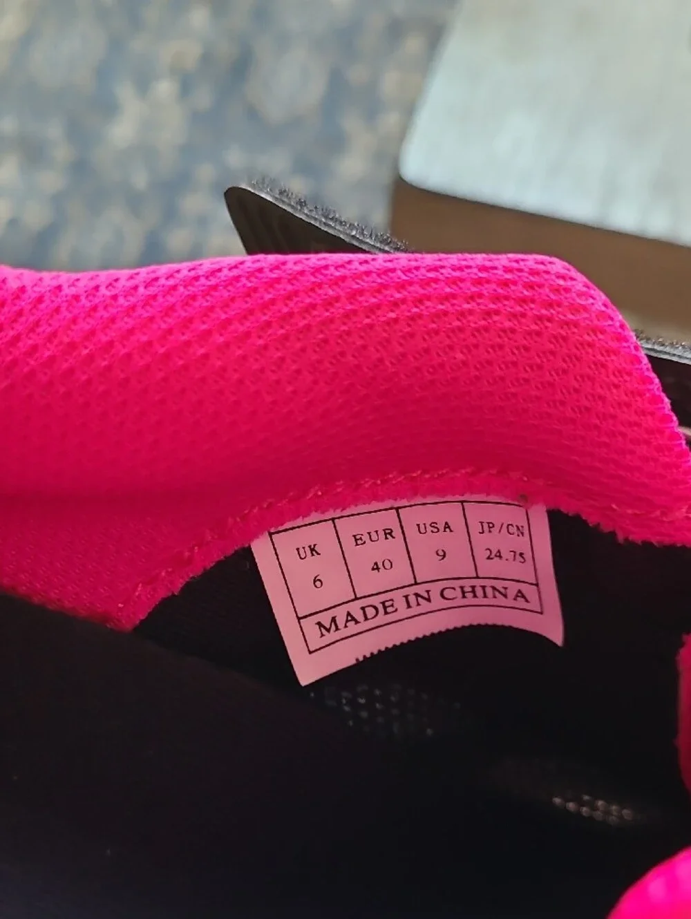 Louis Garneau Women's Black Cycling Shoes with Pink Lining Worn one time
